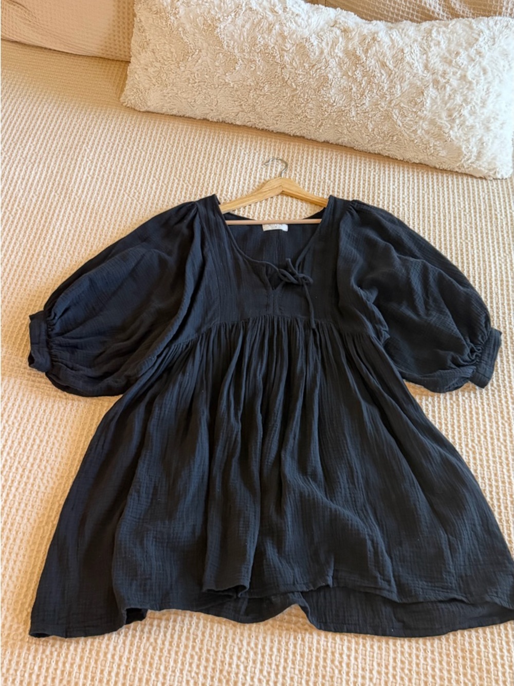 Gillia Black Puff-Sleeve Babydoll Tunic